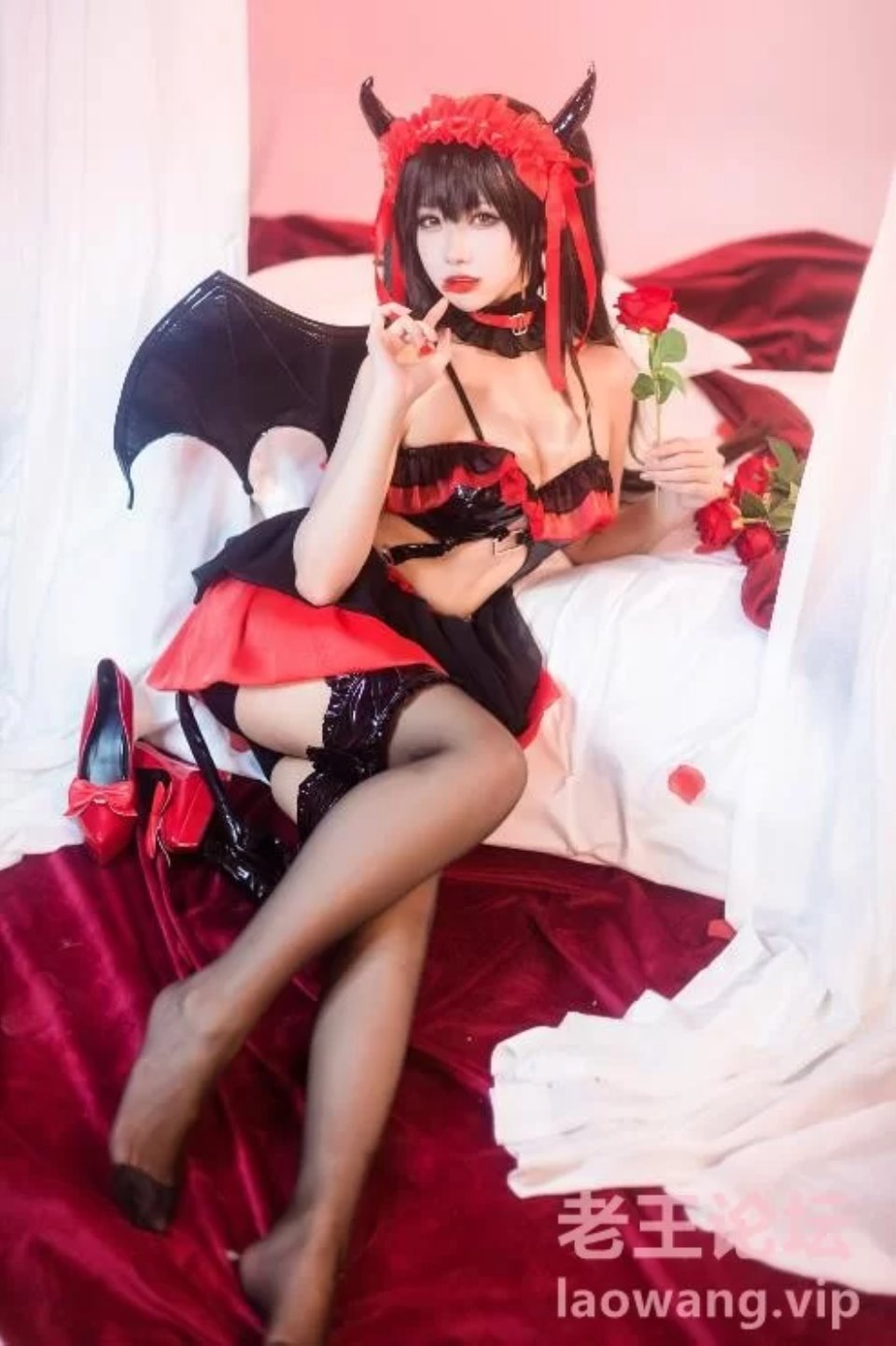 [国产coser] [转载搬运] Momoko葵葵 7套合集 310P-1.98G 【百度云】 [310P+1.98G][百度盘]