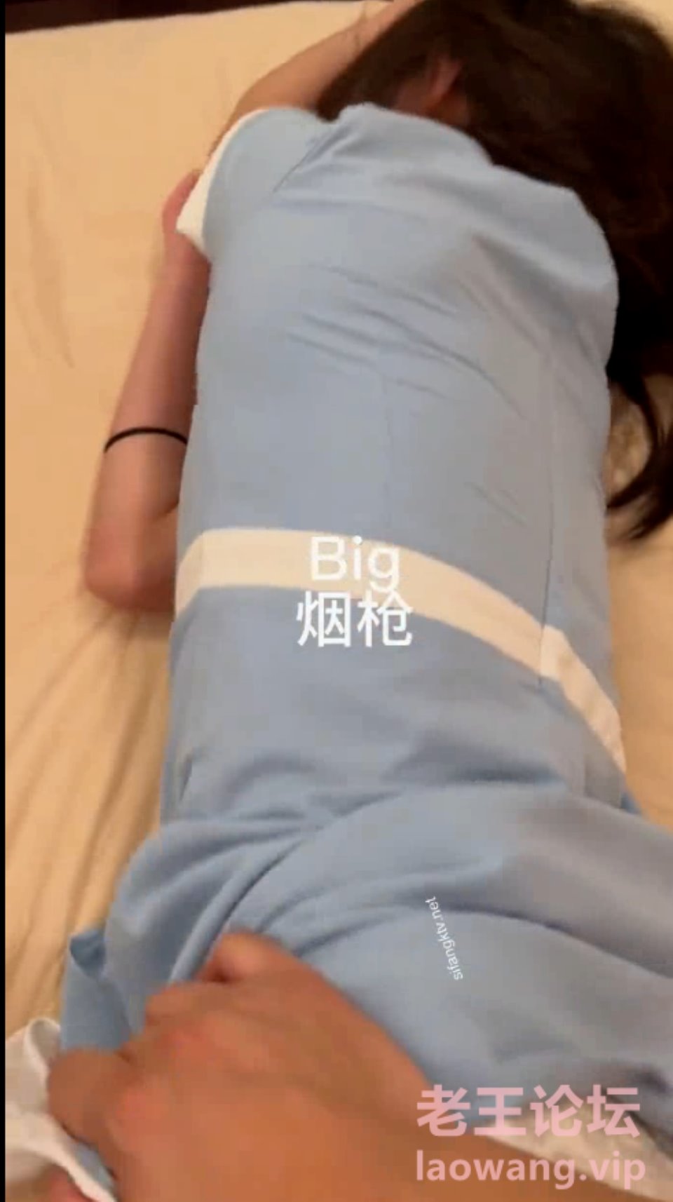 [91大神] [自行打包] 【Big烟枪】合集 各种肉丝制服好利来空姐调教女奴 [119v+2.51G][百度盘]