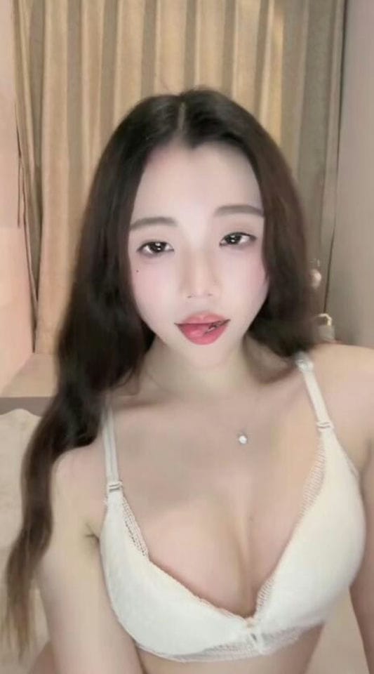 小妮娜 戴乳环的极品主播-1V271M