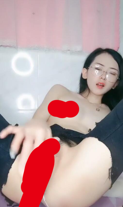 半糖主播【小美】极品反差眼镜美女-1v272m