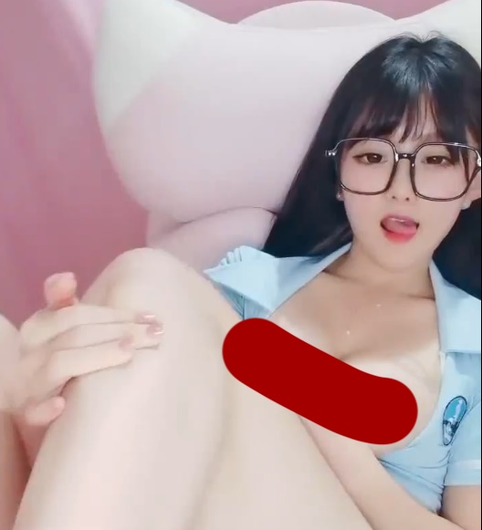 02年妹妹 甜美眼镜巨乳-1V1G