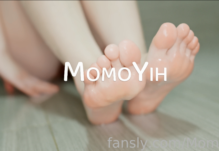 超人气极品福利姬-MomoYih-4.19 浴室小短片（1V,115M）