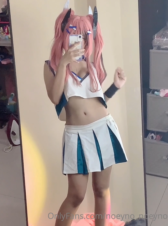 福利姬【noeyno】cosplay布莱默顿 运动服自拍 【4V84M】