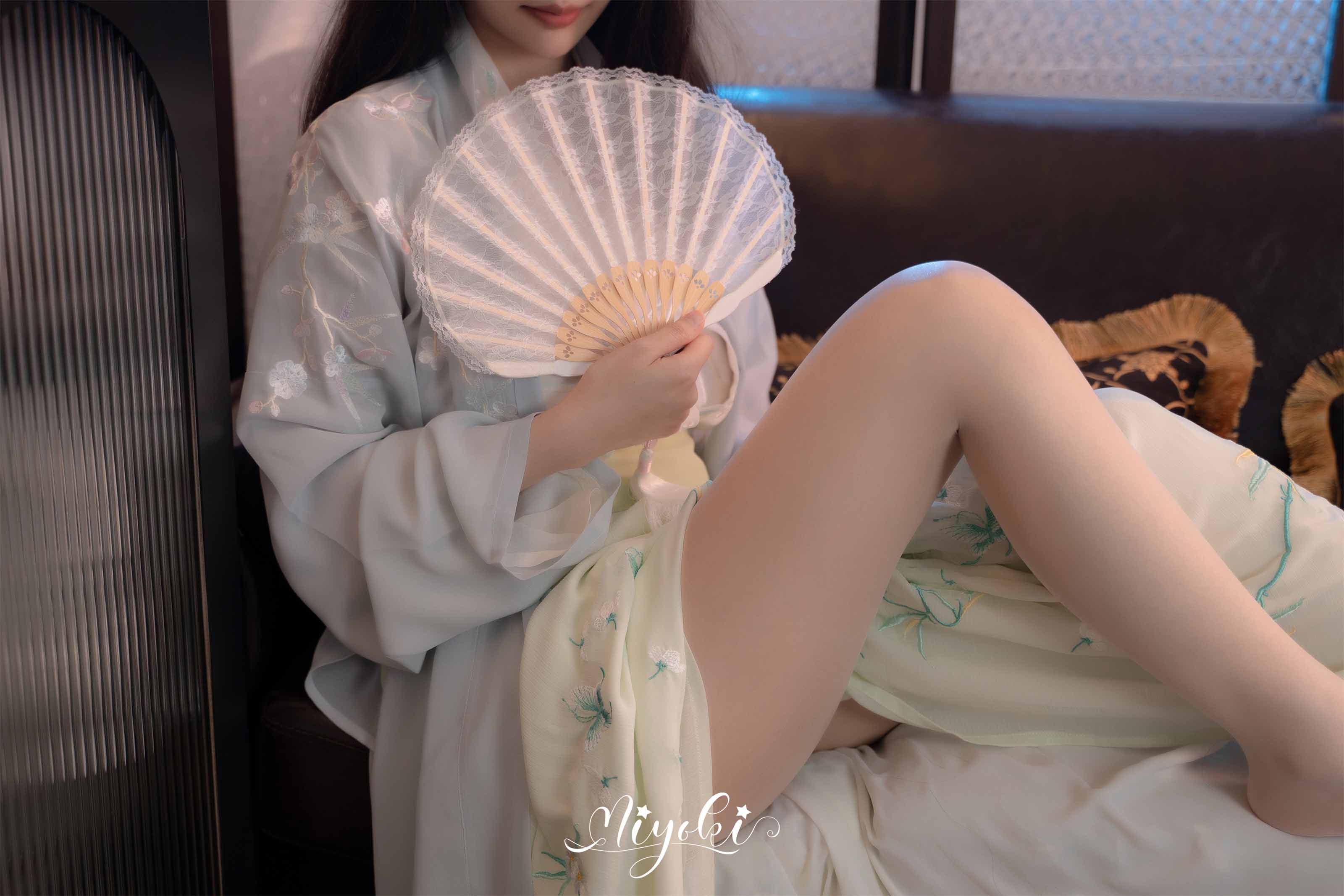 【新】铃木美咲-翠兰【32P+1V】【1.36G百度云】